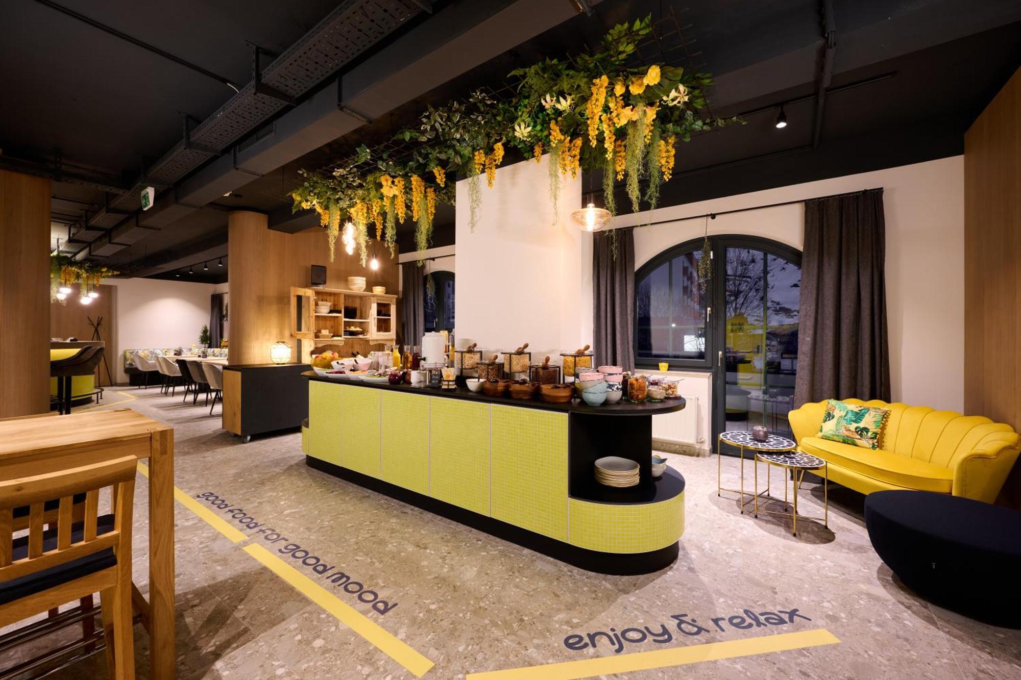 Boutique House Happyellow