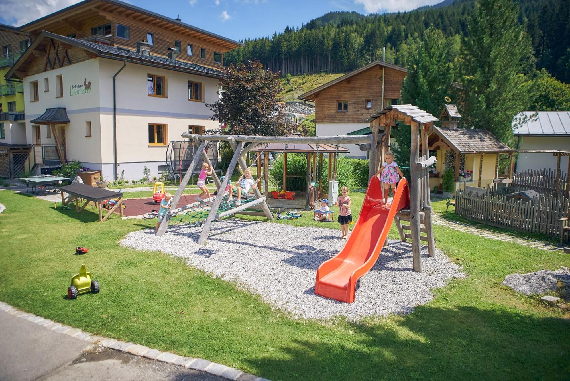 Boutique House Happyellow Bed & Breakfast 3*